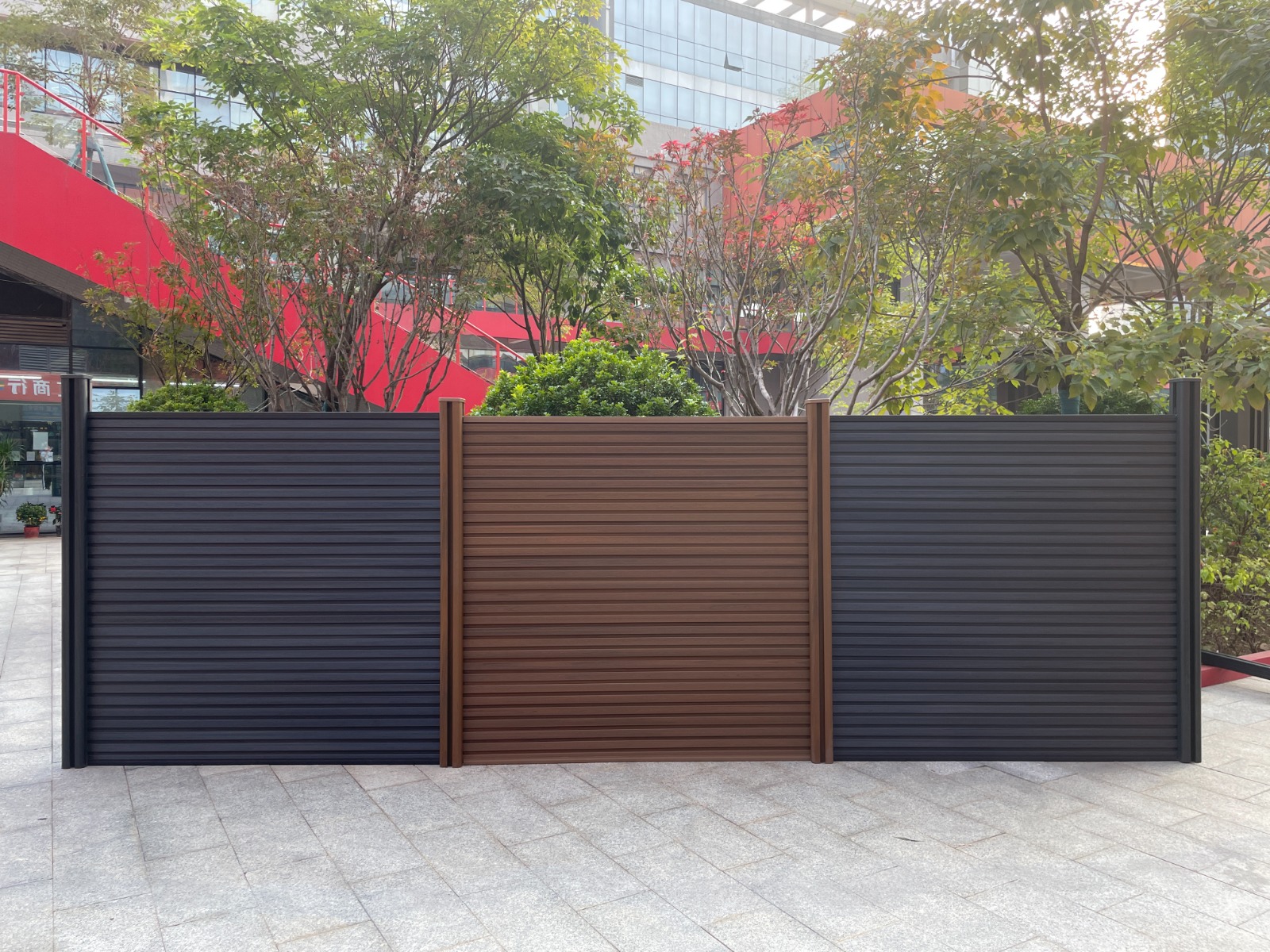 WPC vs Traditional Wood Fence in Settler's Mill, Fulshear TX